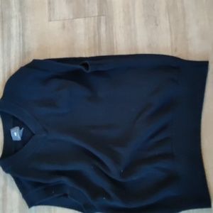 H and m black sleeveless v neck sweater vest rare size small